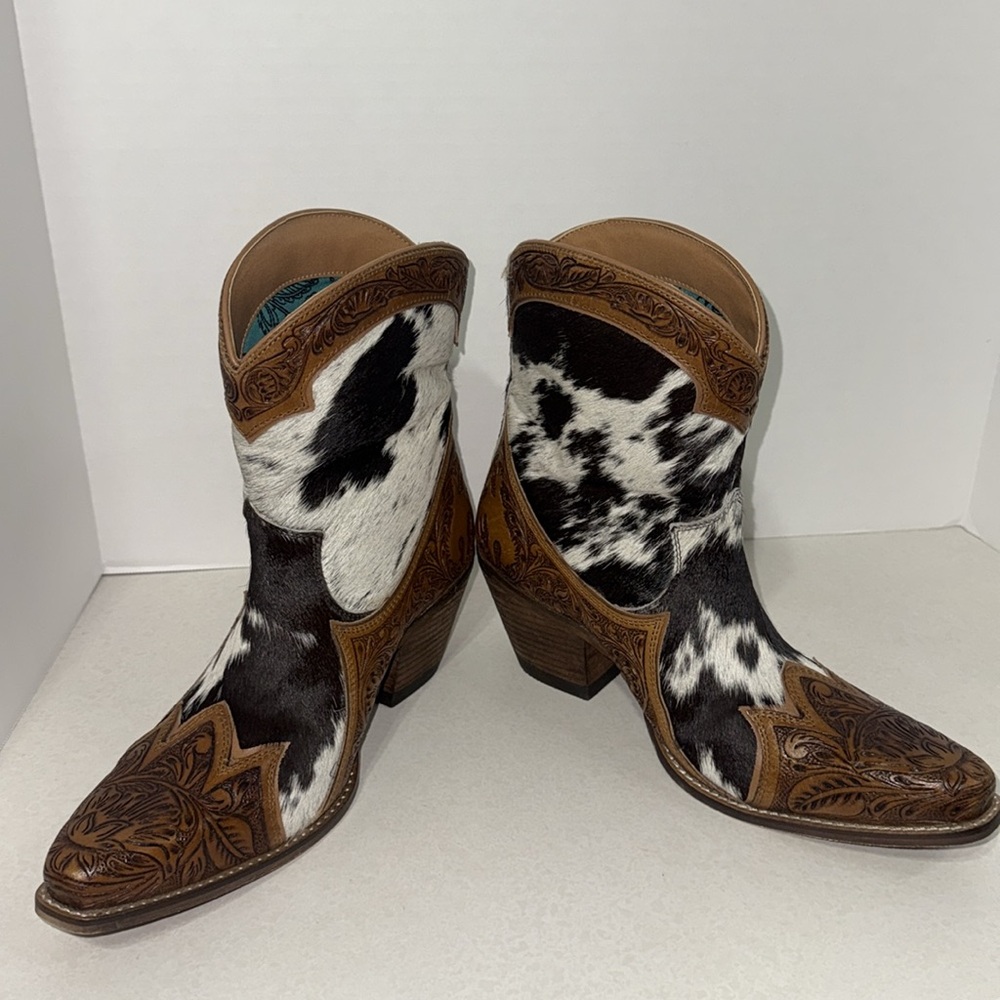 Myra Sandy Mae Hair-On Hide & Hand-Tooled
Leather Ankle Cowboy Boots Size 10 - Picture 12 of 12
